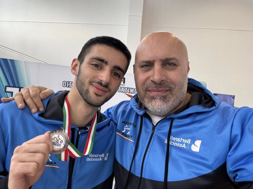 CAMPIONATI REGIONALI ASSOLUTI DI KATA E KUMITE: EMANUELE MAIRA CONQUISTA IL BRONZO E VOLA ALLE FINALI NAZIONALI